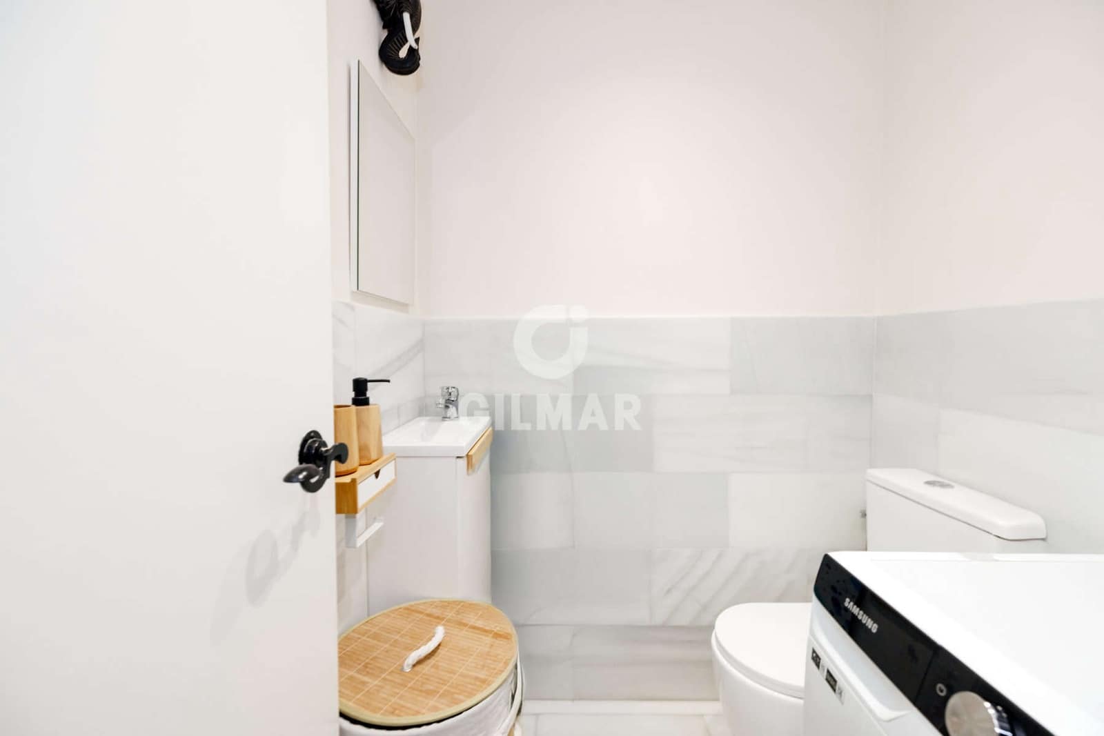 2 sovrum Semi-fristående Villa till salu i Estepona med pool - 375 000 € (Ref: 9592096)