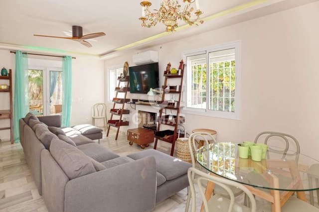 2 slaapkamer Halfvrijstaande villa te koop in Altos de Estepona, Estepona met zwembad - € 375.000 (Ref: 9592096)