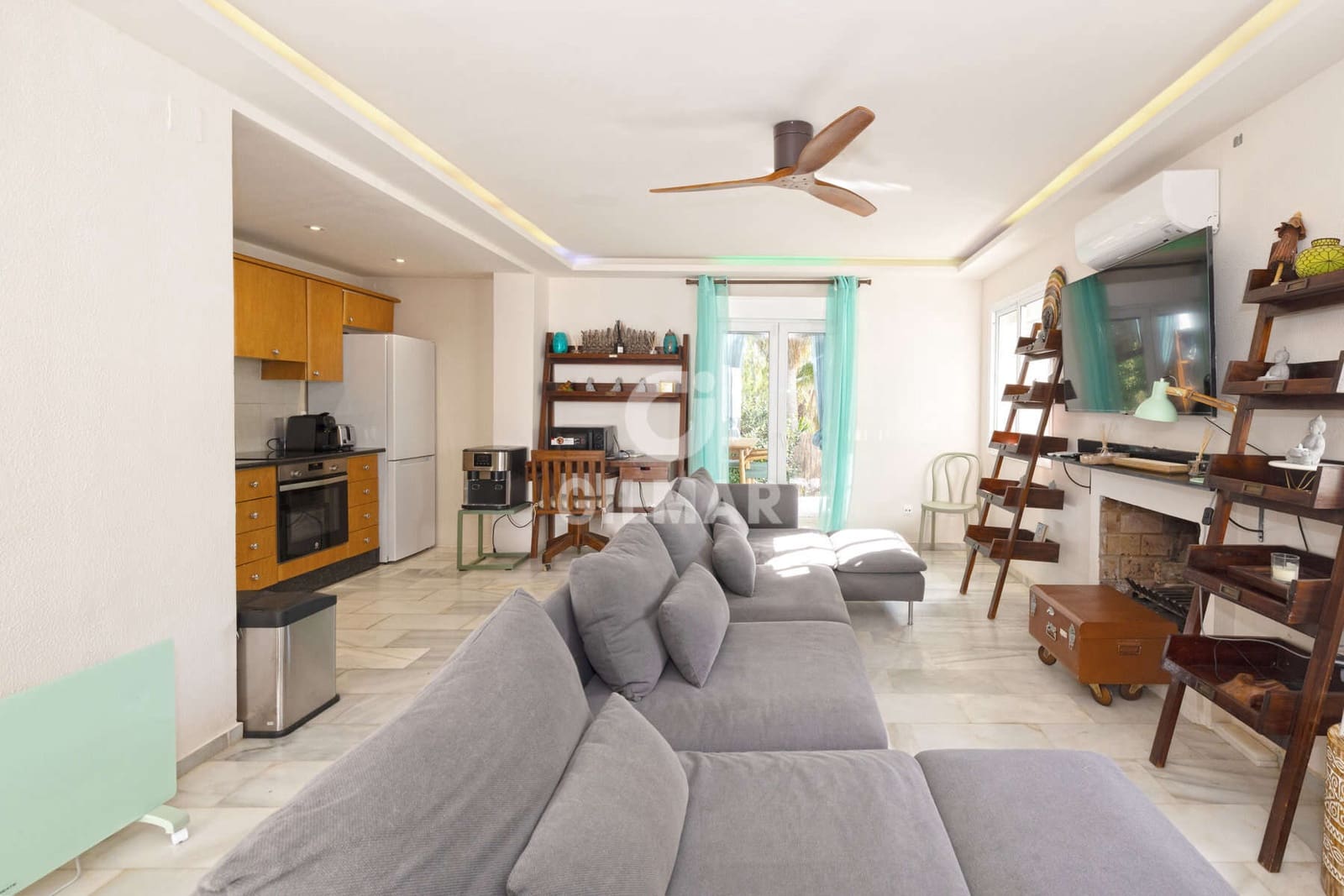 2 sovrum Semi-fristående Villa till salu i Estepona med pool - 375 000 € (Ref: 9592096)