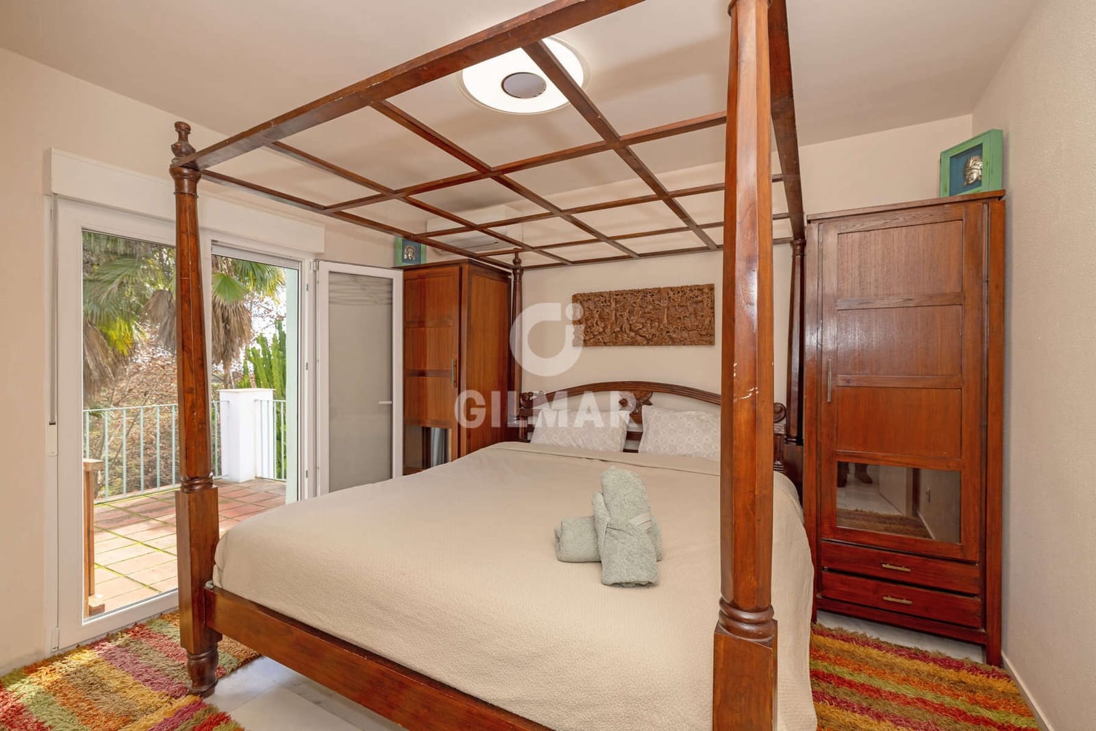 2 sovrum Semi-fristående Villa till salu i Estepona med pool - 375 000 € (Ref: 9592096)