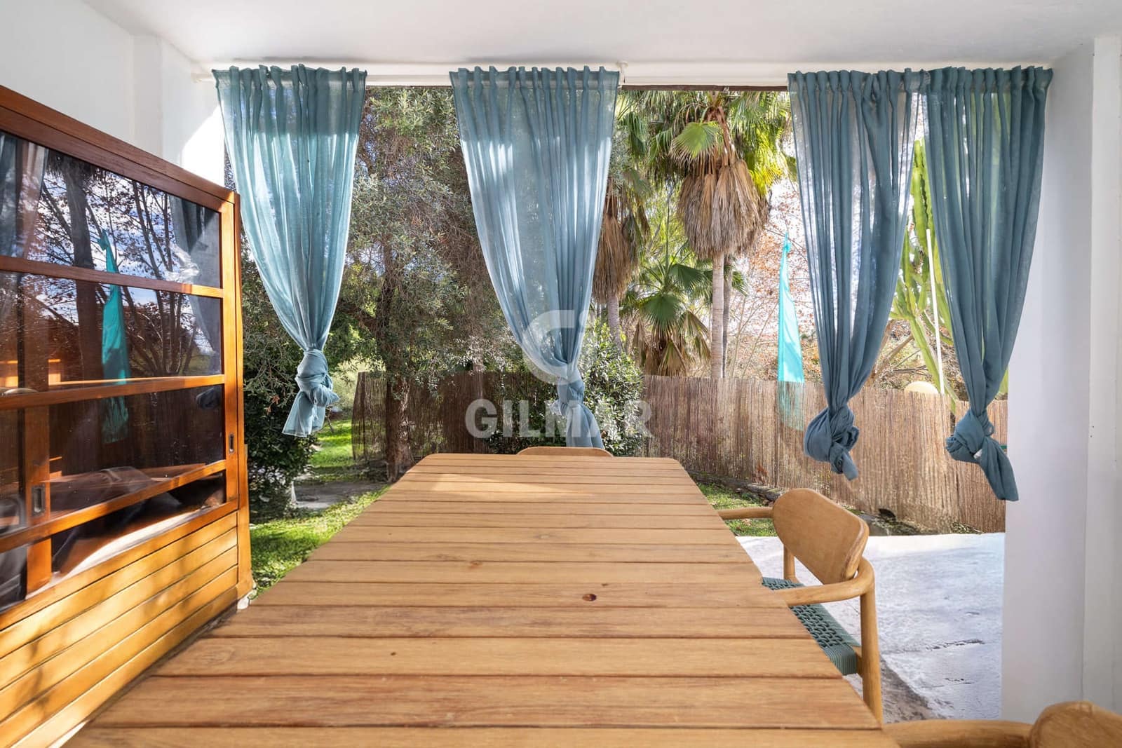 2 sovrum Semi-fristående Villa till salu i Estepona med pool - 375 000 € (Ref: 9592096)