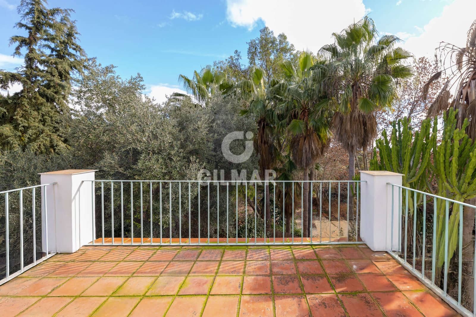 2 sovrum Semi-fristående Villa till salu i Estepona med pool - 375 000 € (Ref: 9592096)