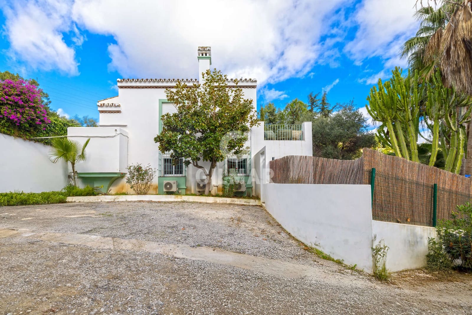 2 sovrum Semi-fristående Villa till salu i Estepona med pool - 375 000 € (Ref: 9592096)