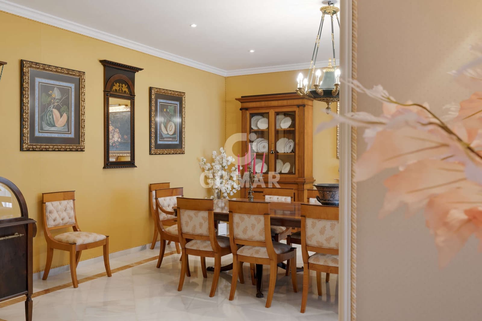 5 bedroom Villa for sale in Estepona with pool - € 4,200,000 (Ref: 9592097)