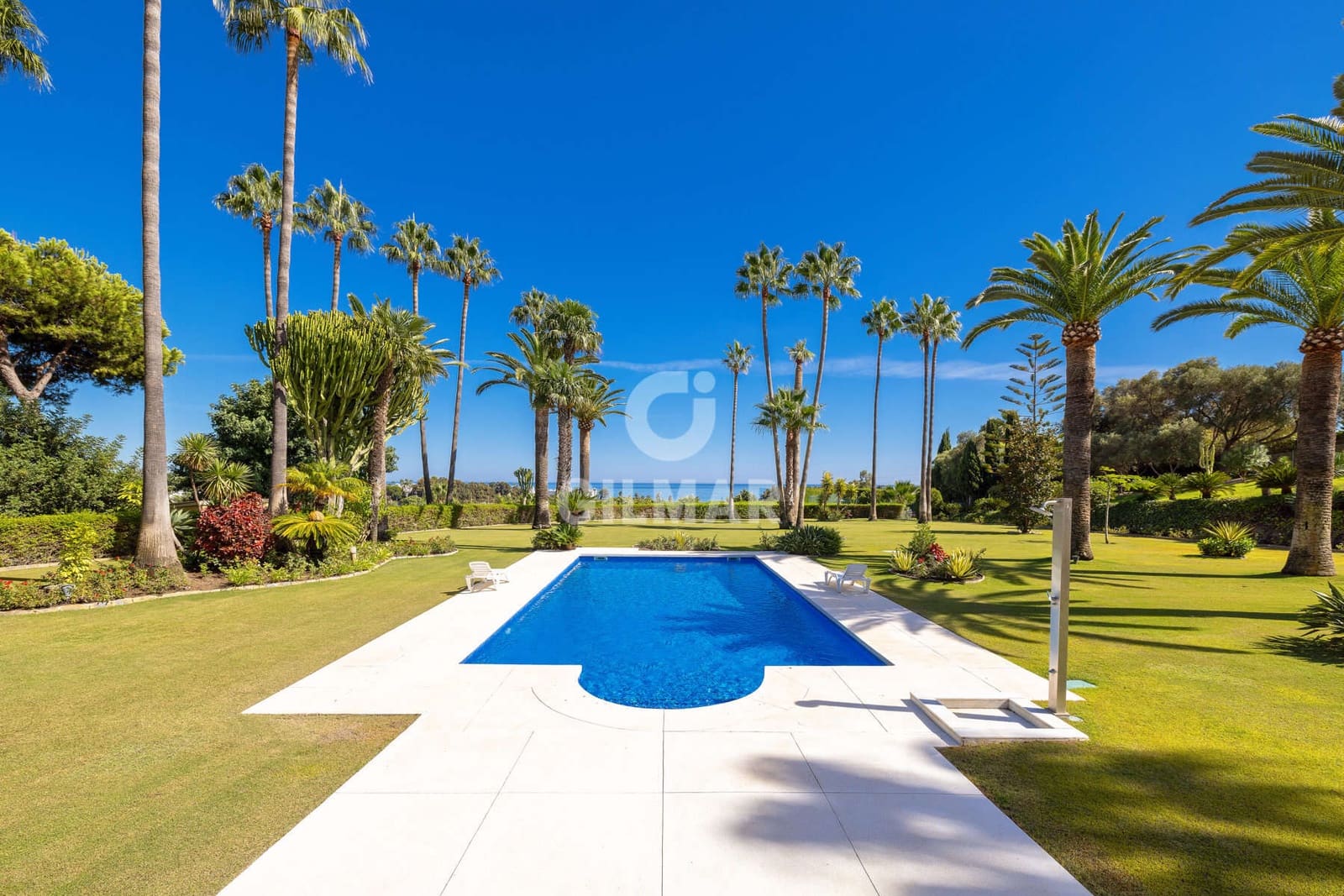 5 bedroom Villa for sale in Estepona with pool - € 4,200,000 (Ref: 9592097)