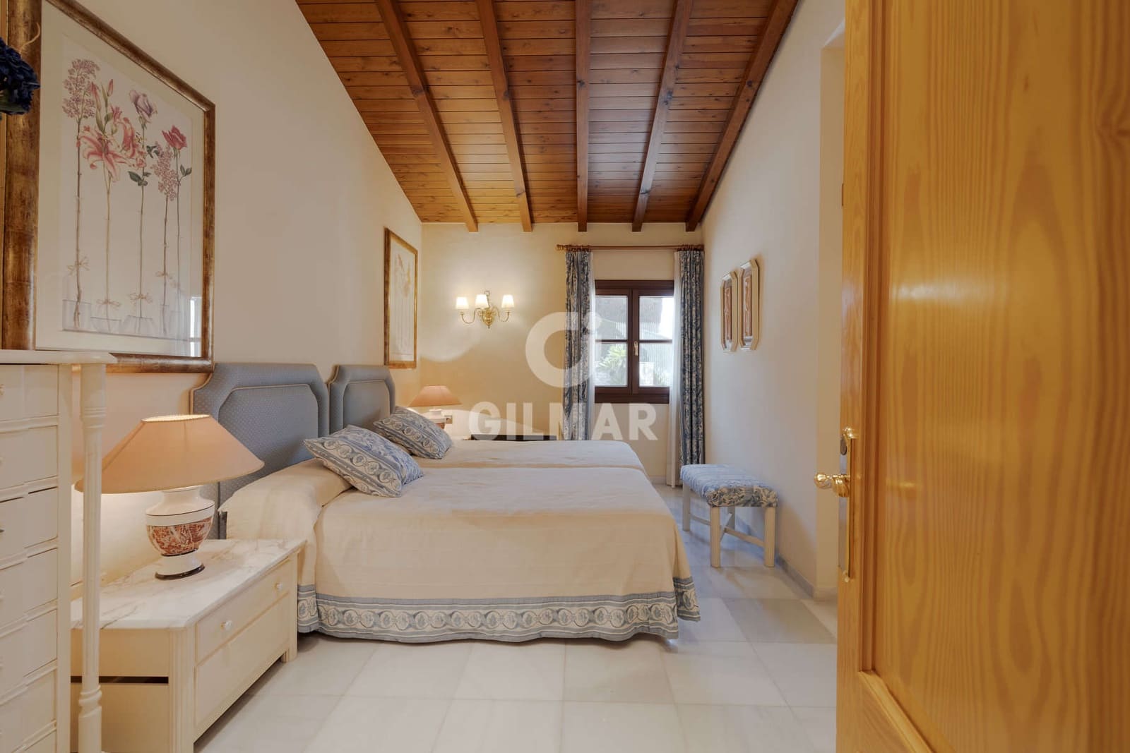 5 bedroom Villa for sale in Estepona with pool - € 4,200,000 (Ref: 9592097)