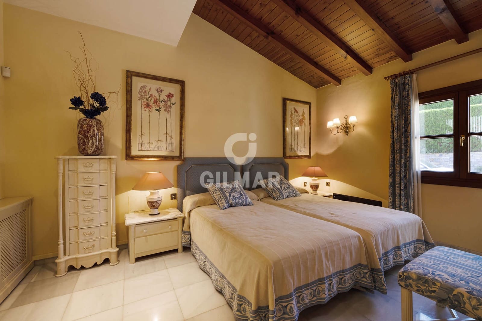 5 bedroom Villa for sale in Estepona with pool - € 4,200,000 (Ref: 9592097)