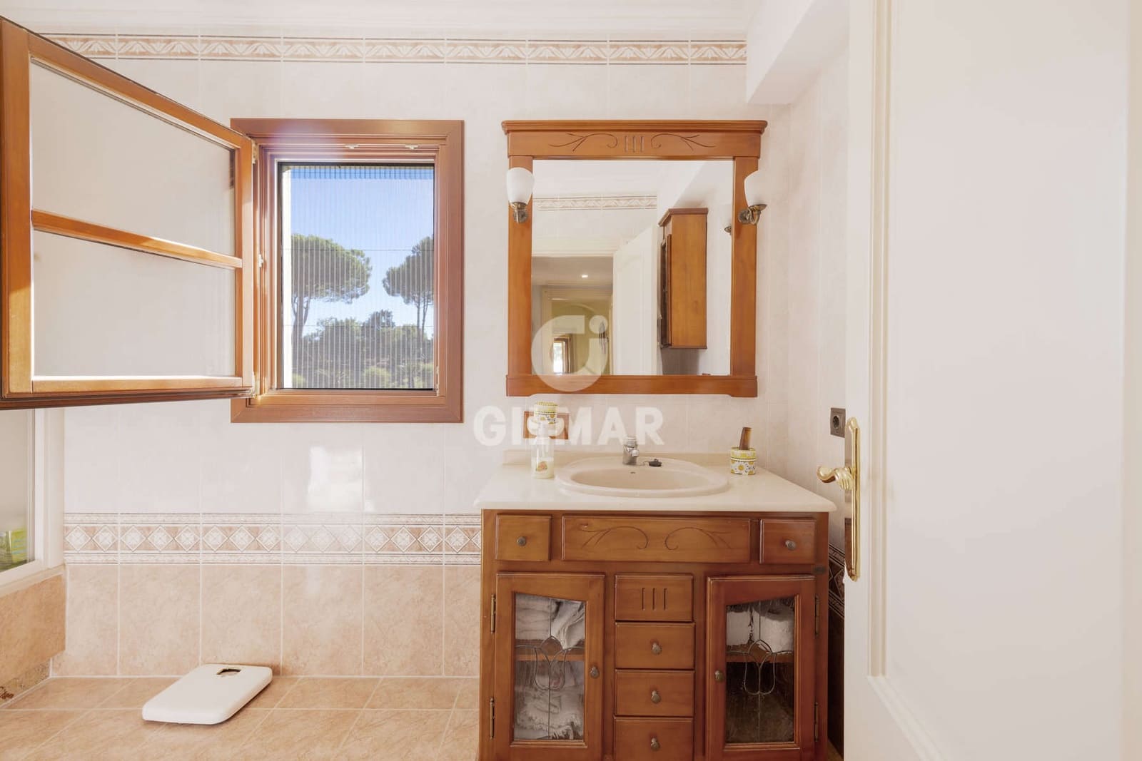 5 bedroom Villa for sale in Estepona with pool - € 4,200,000 (Ref: 9592097)