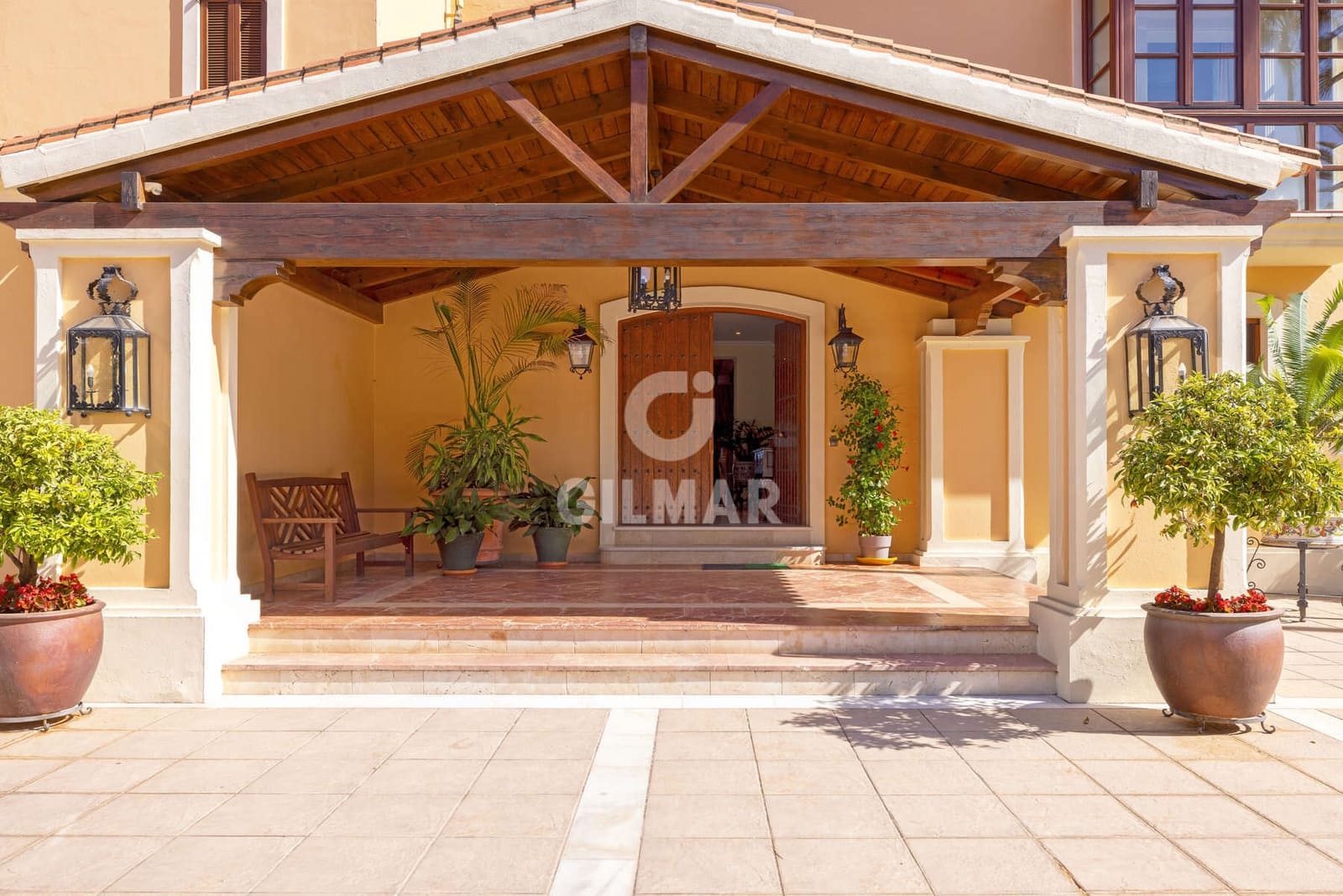 5 bedroom Villa for sale in Estepona with pool - € 4,200,000 (Ref: 9592097)