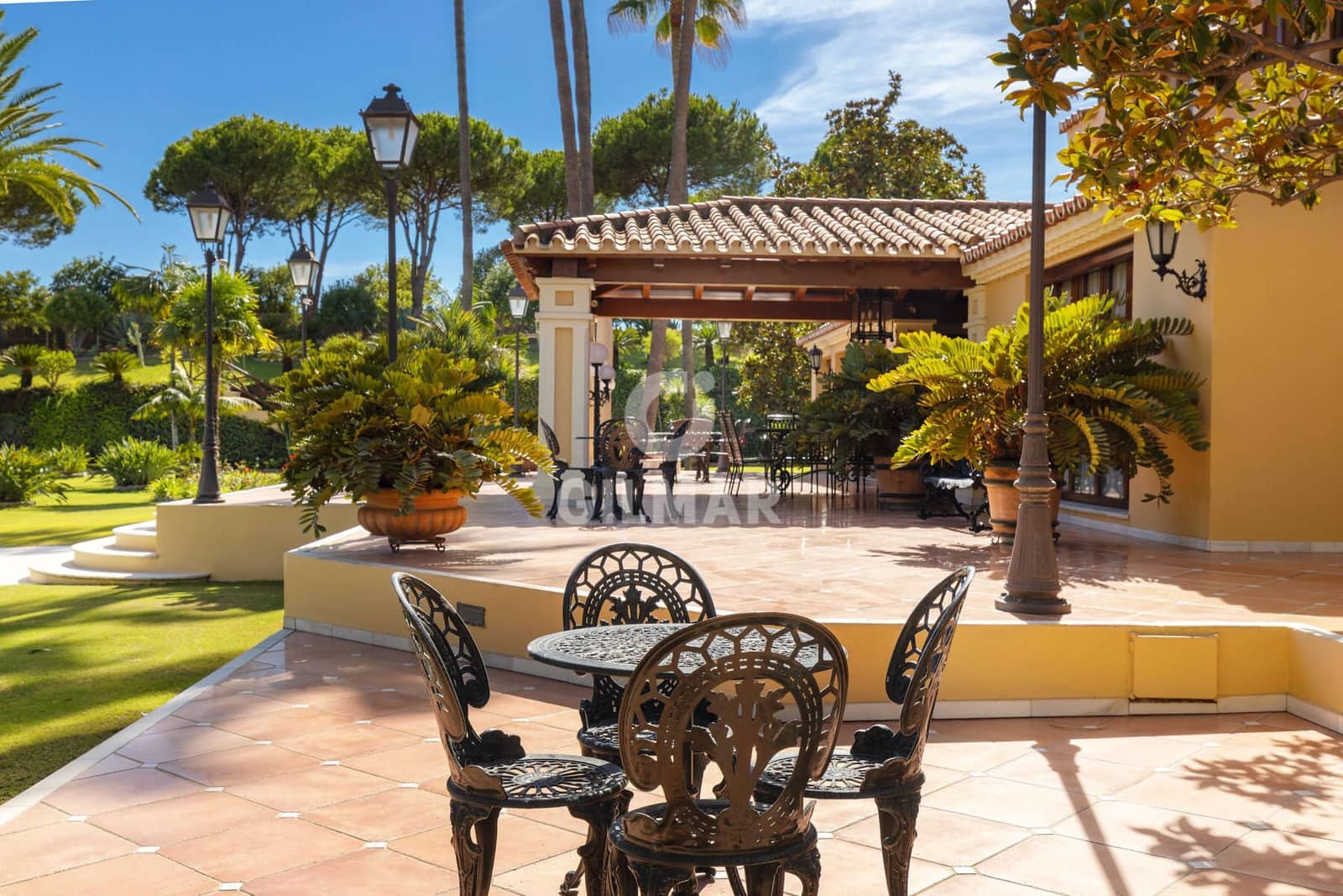 5 bedroom Villa for sale in Estepona with pool - € 4,200,000 (Ref: 9592097)