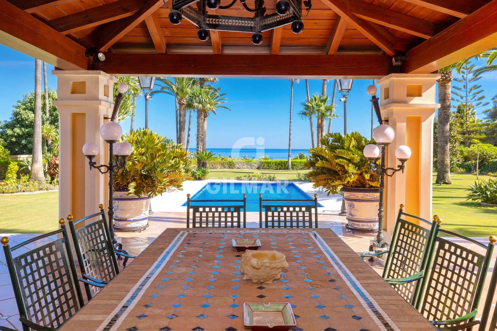 5 bedroom Villa for sale in Estepona with pool - € 4,200,000 (Ref: 9592097)