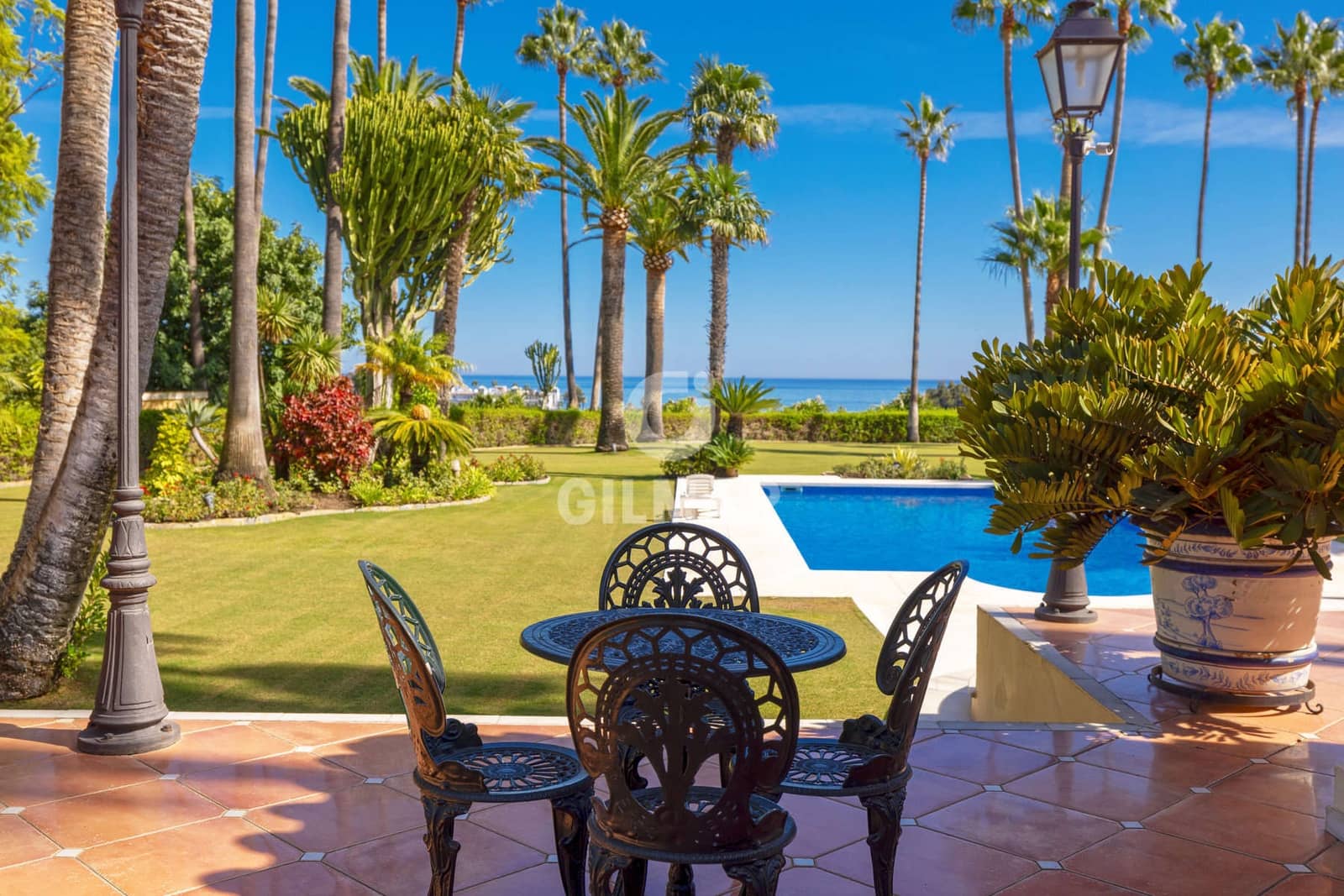 5 bedroom Villa for sale in Estepona with pool - € 4,200,000 (Ref: 9592097)