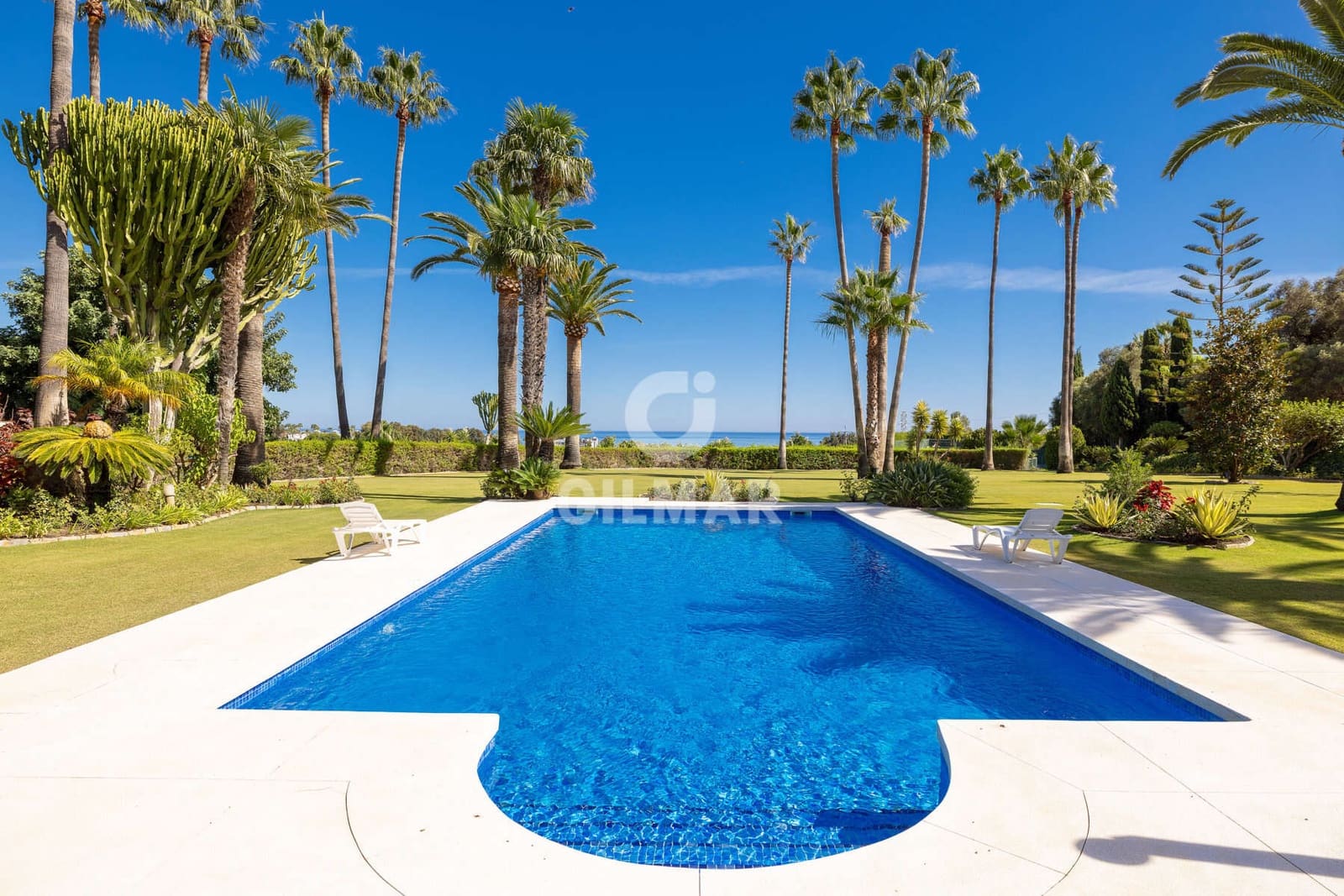 5 bedroom Villa for sale in Estepona with pool - € 4,200,000 (Ref: 9592097)