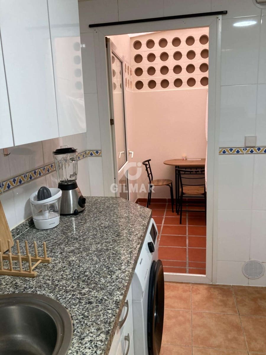 3 makuuhuone Asunto myytävänä paikassa Estepona mukana uima-altaan 
autotalli - 309 000 € (Ref: 9596468)