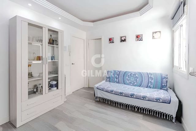 2 makuuhuone Asunto myytävänä paikassa Los Cristianos, Arona mukana uima-altaan - 258 000 € (Ref: 9598140)