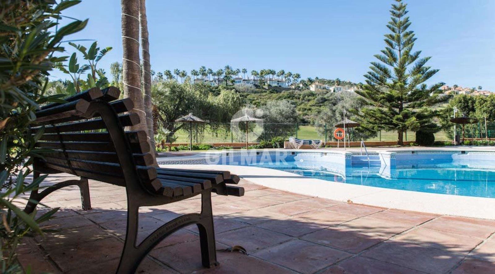 3 slaapkamer Penthouse te koop in La Duquesa / Puerto de la Duquesa met zwembad garage - € 375.000 (Ref: 9599816)