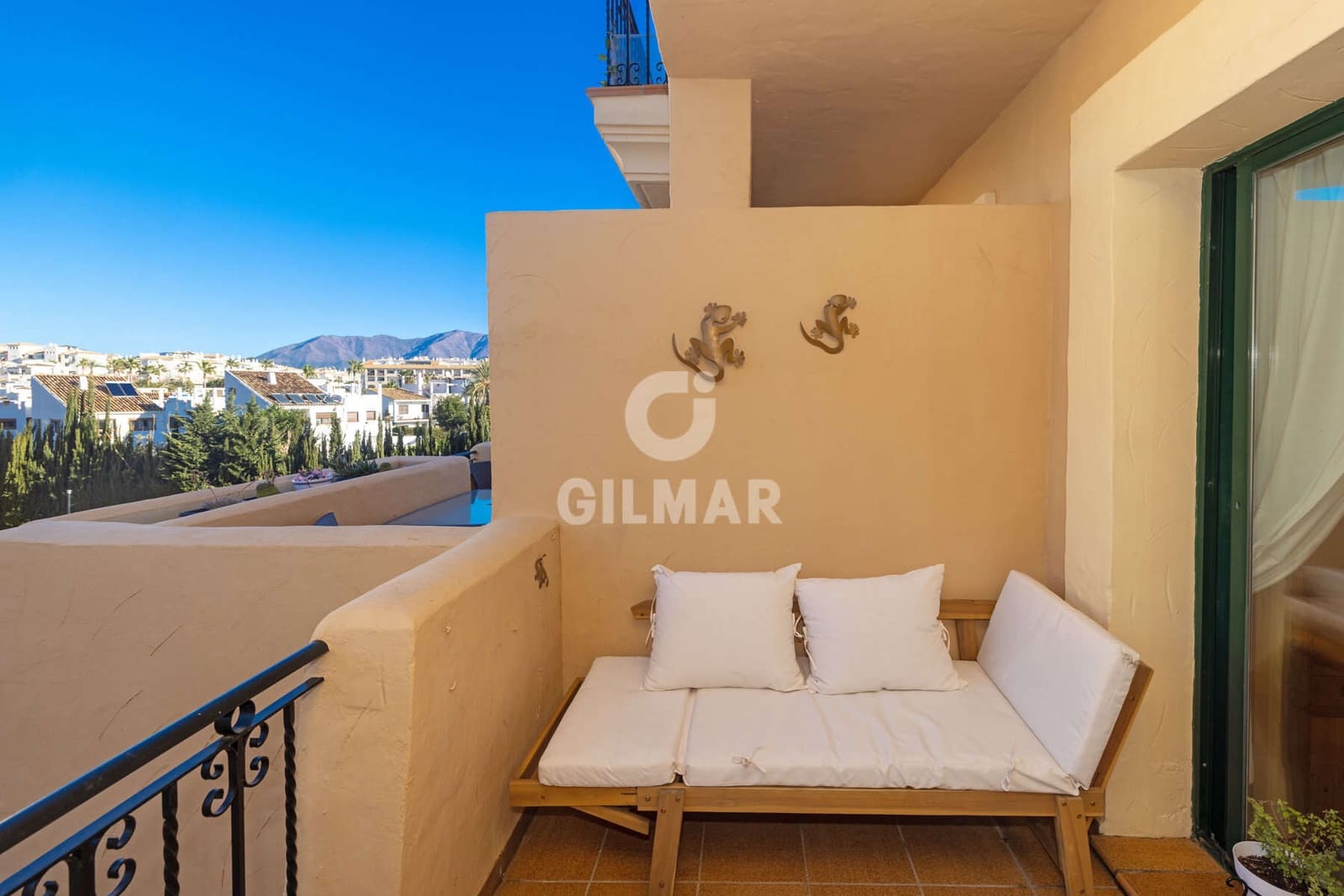 3 bedroom Penthouse for sale in La Duquesa / Puerto de la Duquesa with pool garage - € 375,000 (Ref: 9599816)