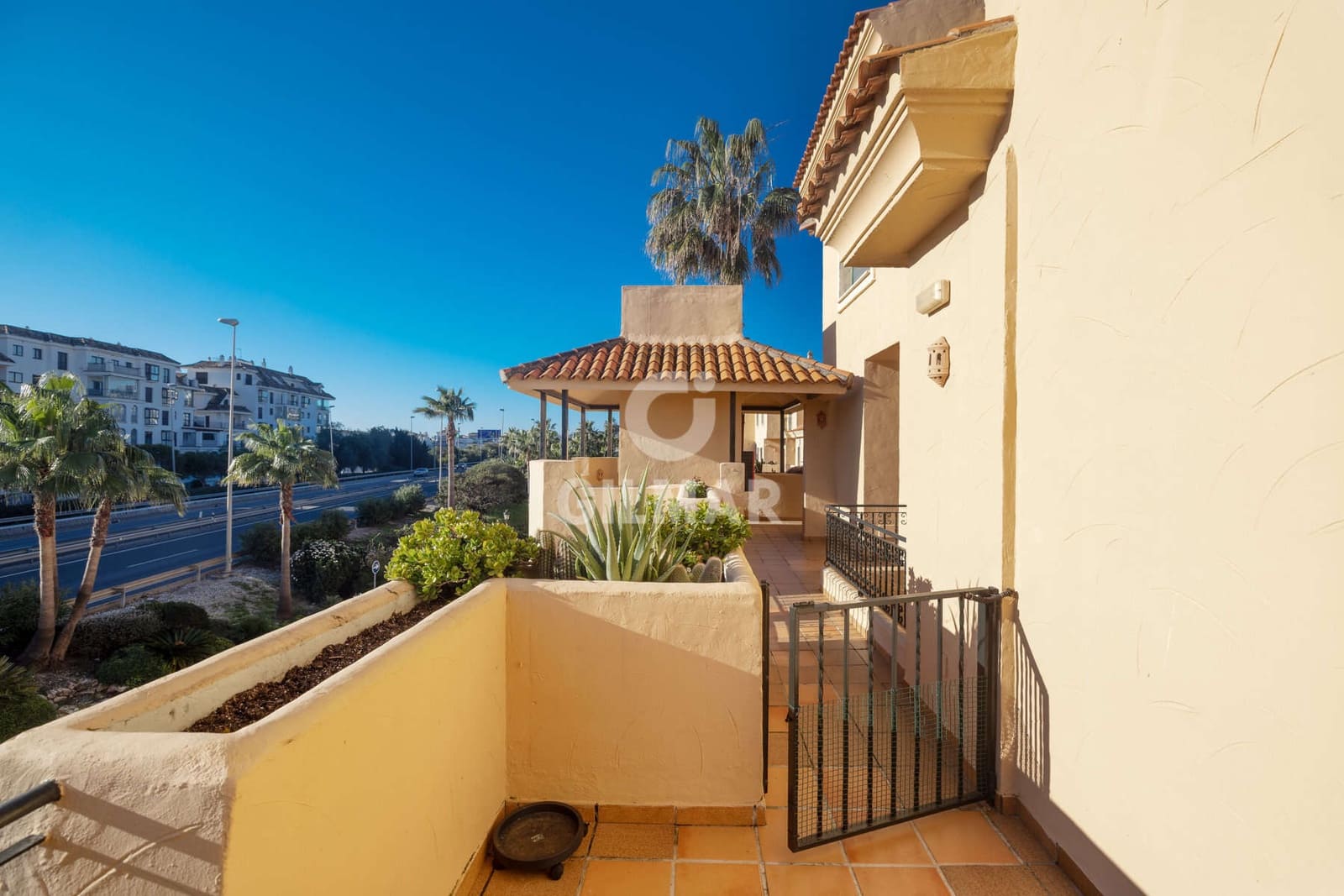 3 bedroom Penthouse for sale in La Duquesa / Puerto de la Duquesa with pool garage - € 375,000 (Ref: 9599816)