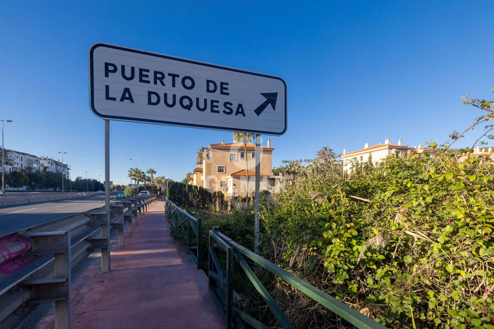 3 bedroom Penthouse for sale in La Duquesa / Puerto de la Duquesa with pool garage - € 375,000 (Ref: 9599816)