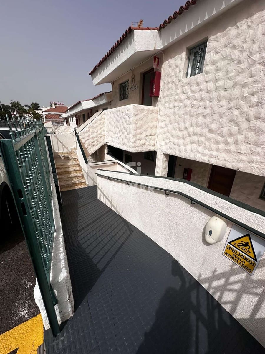 1 soveværelse Lejlighed til salg i Playa de las Americas med garage - € 220.000 (Ref: 9603483)