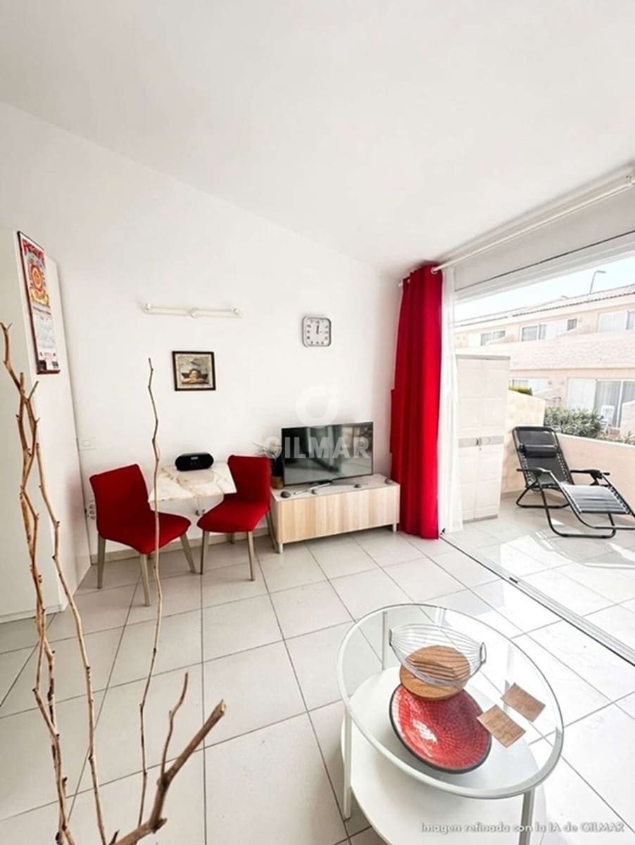 1 bedroom Flat for sale in Playa de las Americas with garage - € 220,000 (Ref: 9603483)