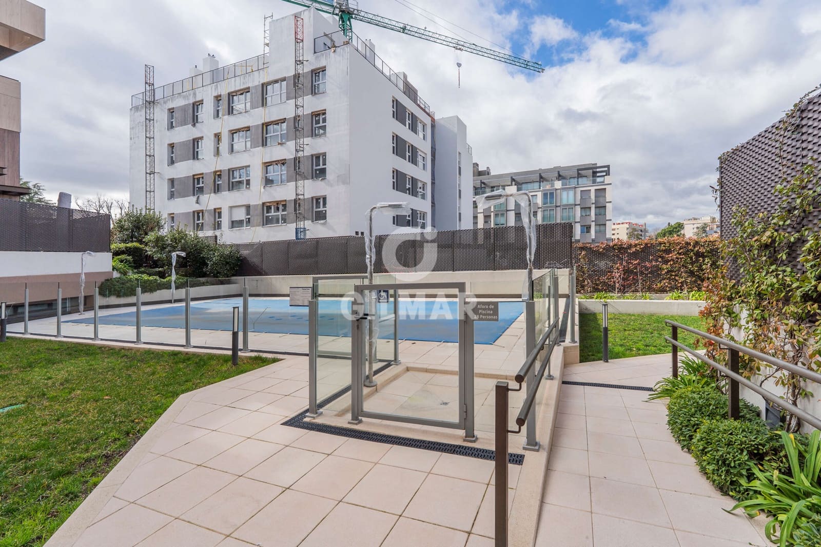 2 soveværelse Penthouse til salg i Madrid by med swimmingpool garage - € 950.000 (Ref: 9605519)