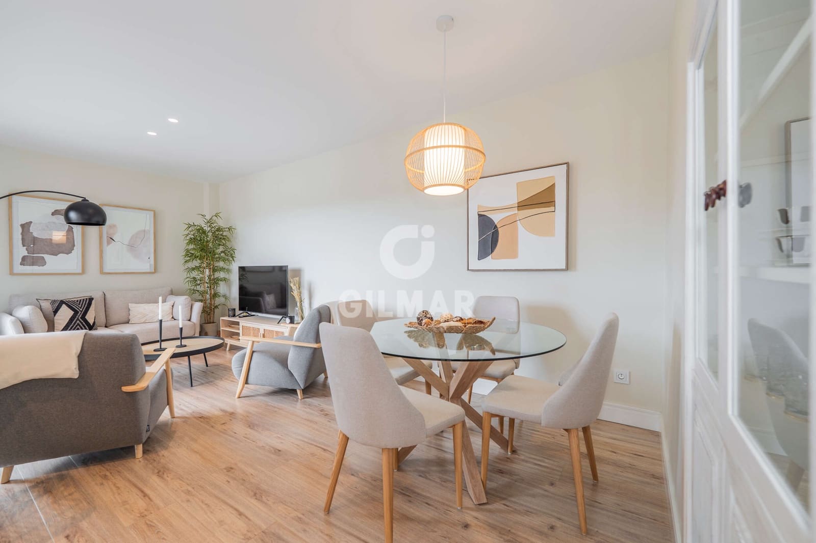 2 soveværelse Penthouse til salg i Madrid by med swimmingpool garage - € 950.000 (Ref: 9605519)