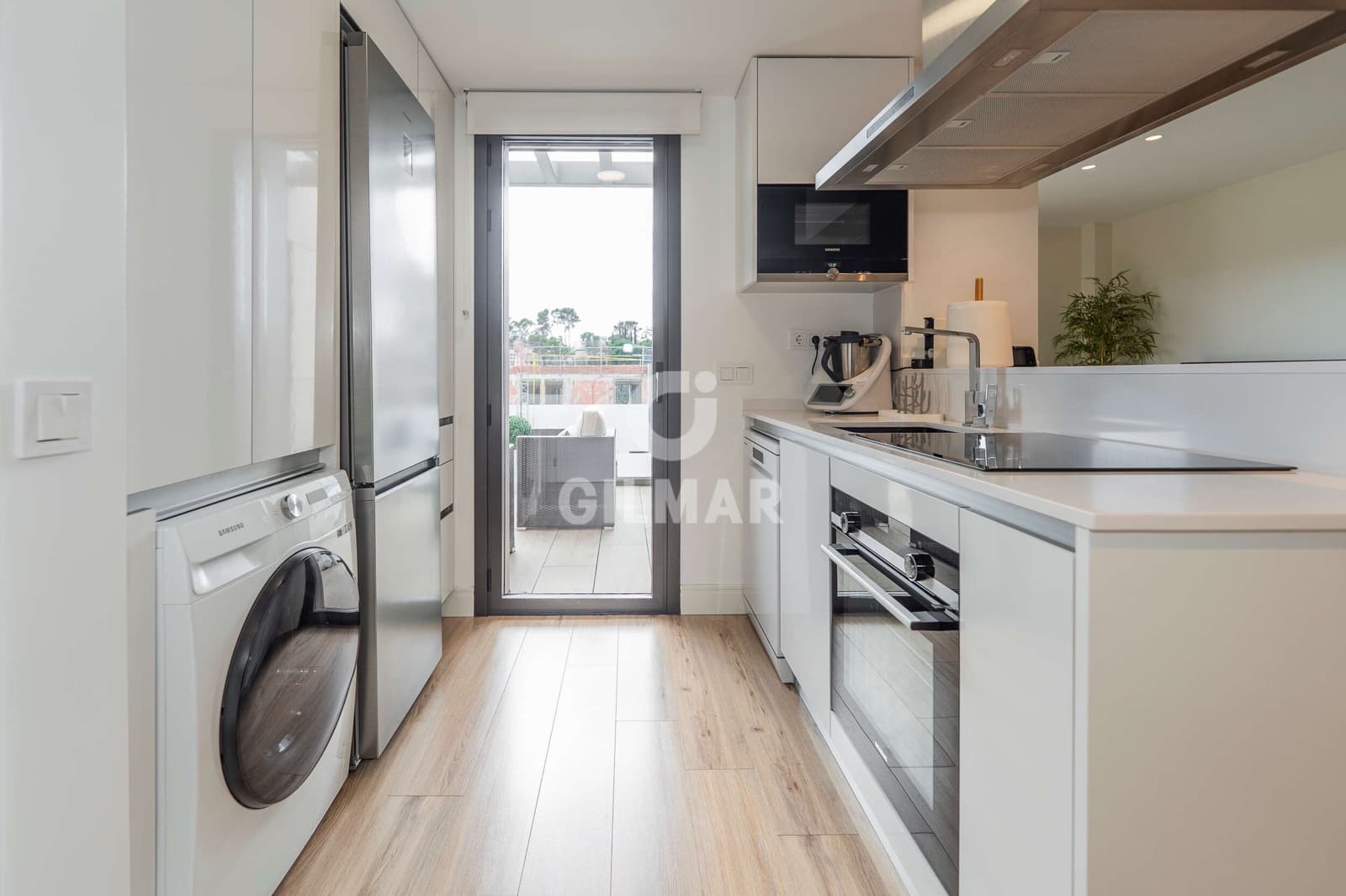 2 soveværelse Penthouse til salg i Madrid by med swimmingpool garage - € 950.000 (Ref: 9605519)