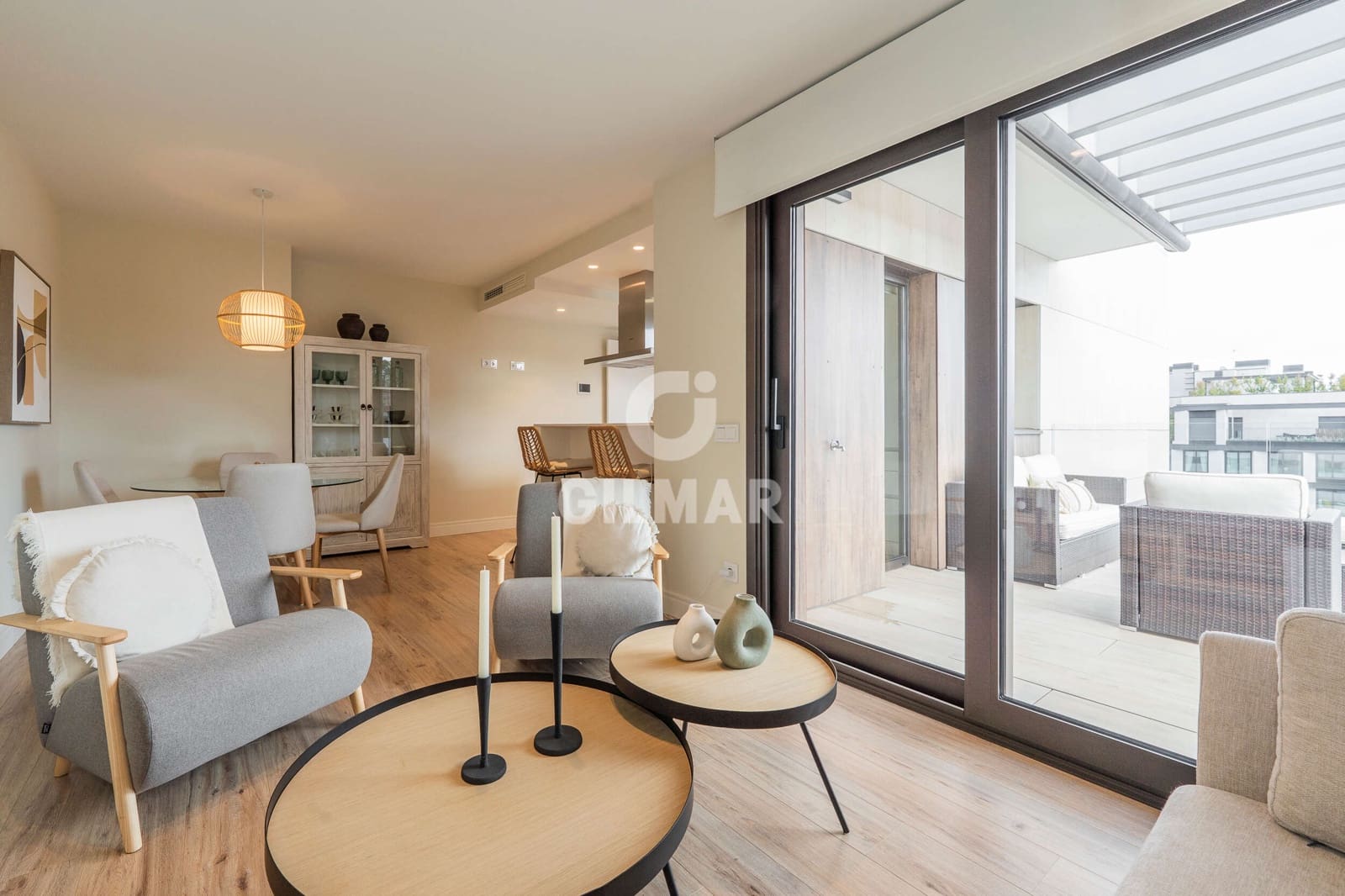 2 soveværelse Penthouse til salg i Madrid by med swimmingpool garage - € 950.000 (Ref: 9605519)