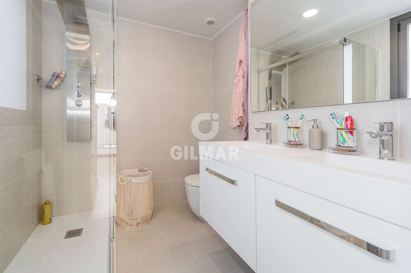 2 soveværelse Penthouse til salg i Madrid by med swimmingpool garage - € 950.000 (Ref: 9605519)