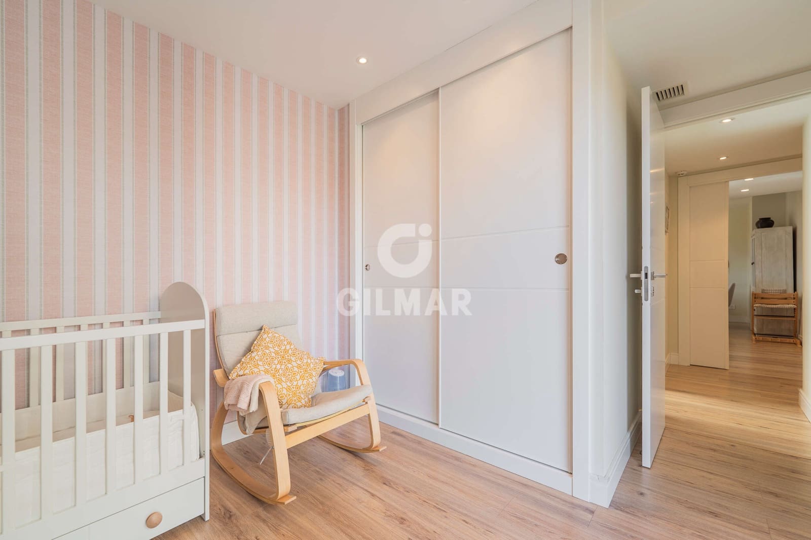 2 soveværelse Penthouse til salg i Madrid by med swimmingpool garage - € 950.000 (Ref: 9605519)