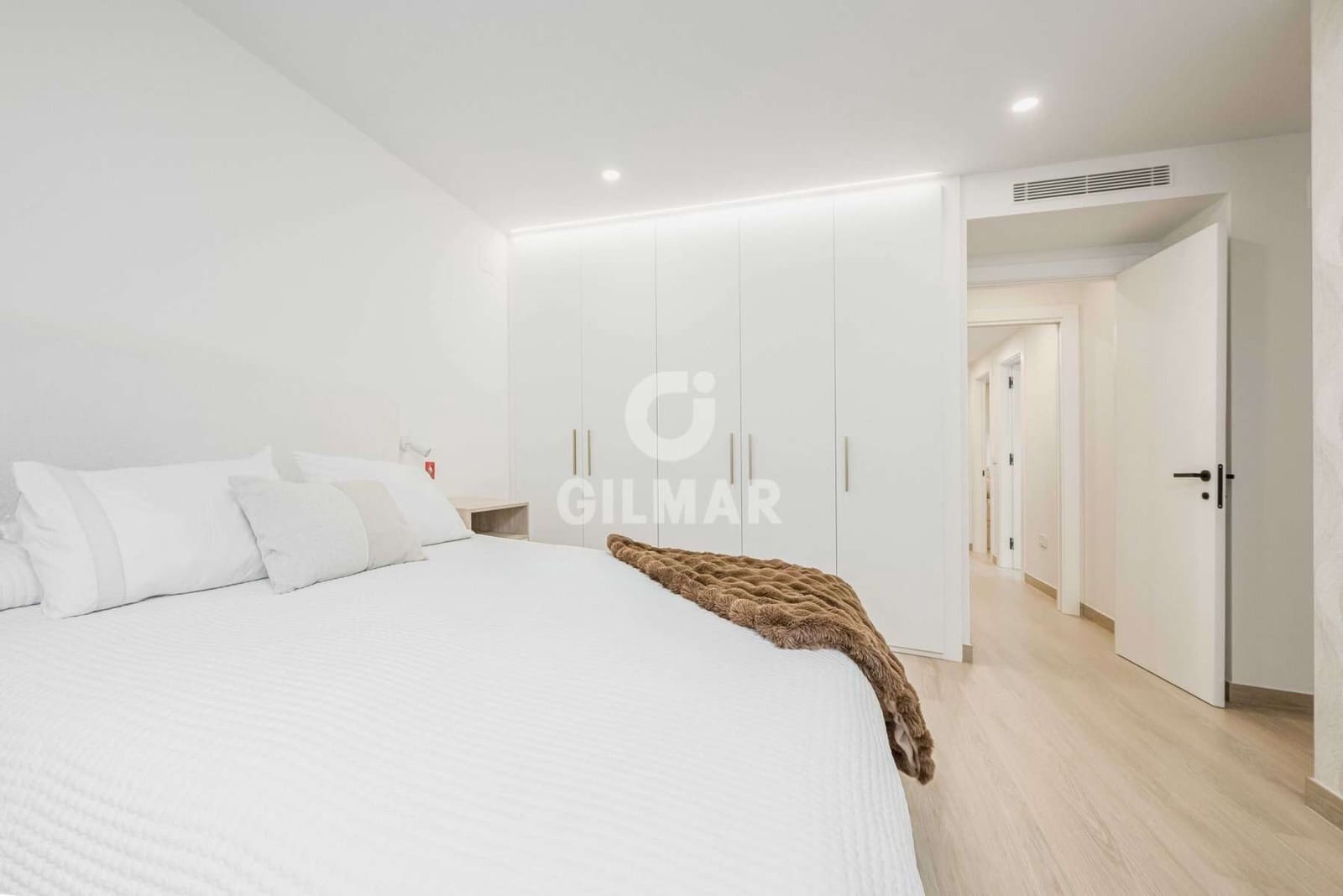 Piso de 4 habitaciones en Sevilla ciudad en venta con garaje - 1.195.000 € (Ref: 9606405)