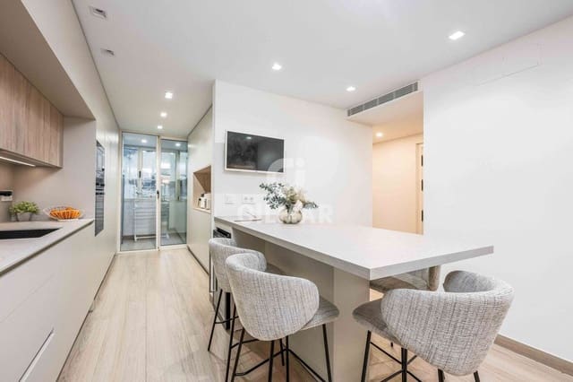 Piso de 4 habitaciones en Arenal, Sevilla ciudad en venta con garaje - 1.195.000 € (Ref: 9606405)