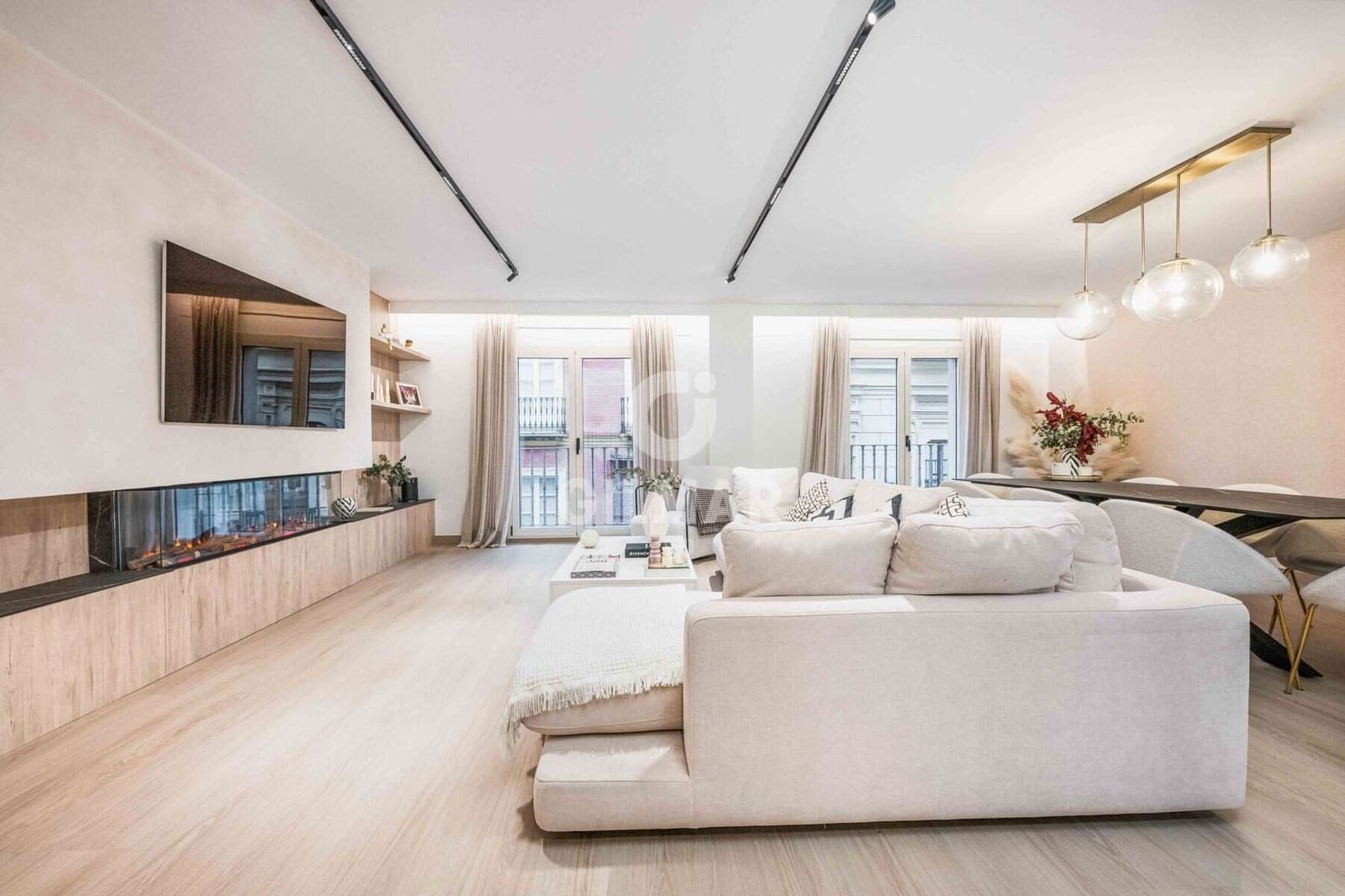 Piso de 4 habitaciones en Sevilla ciudad en venta con garaje - 1.195.000 € (Ref: 9606405)