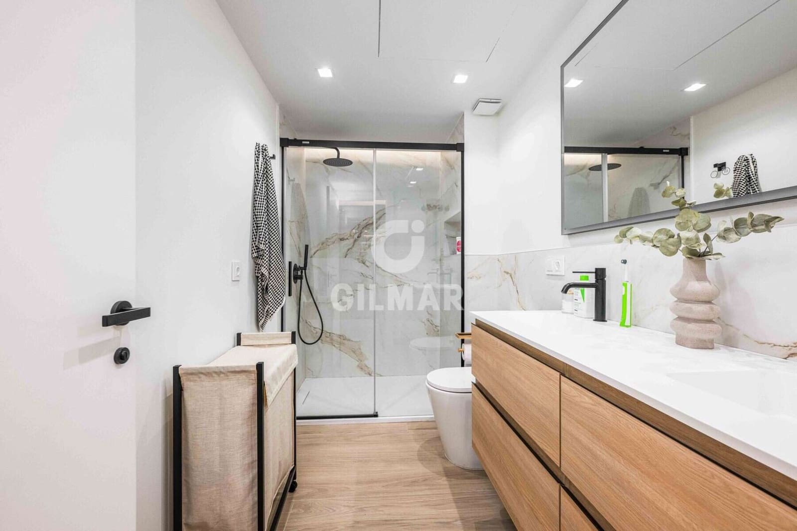 Piso de 4 habitaciones en Sevilla ciudad en venta con garaje - 1.195.000 € (Ref: 9606405)