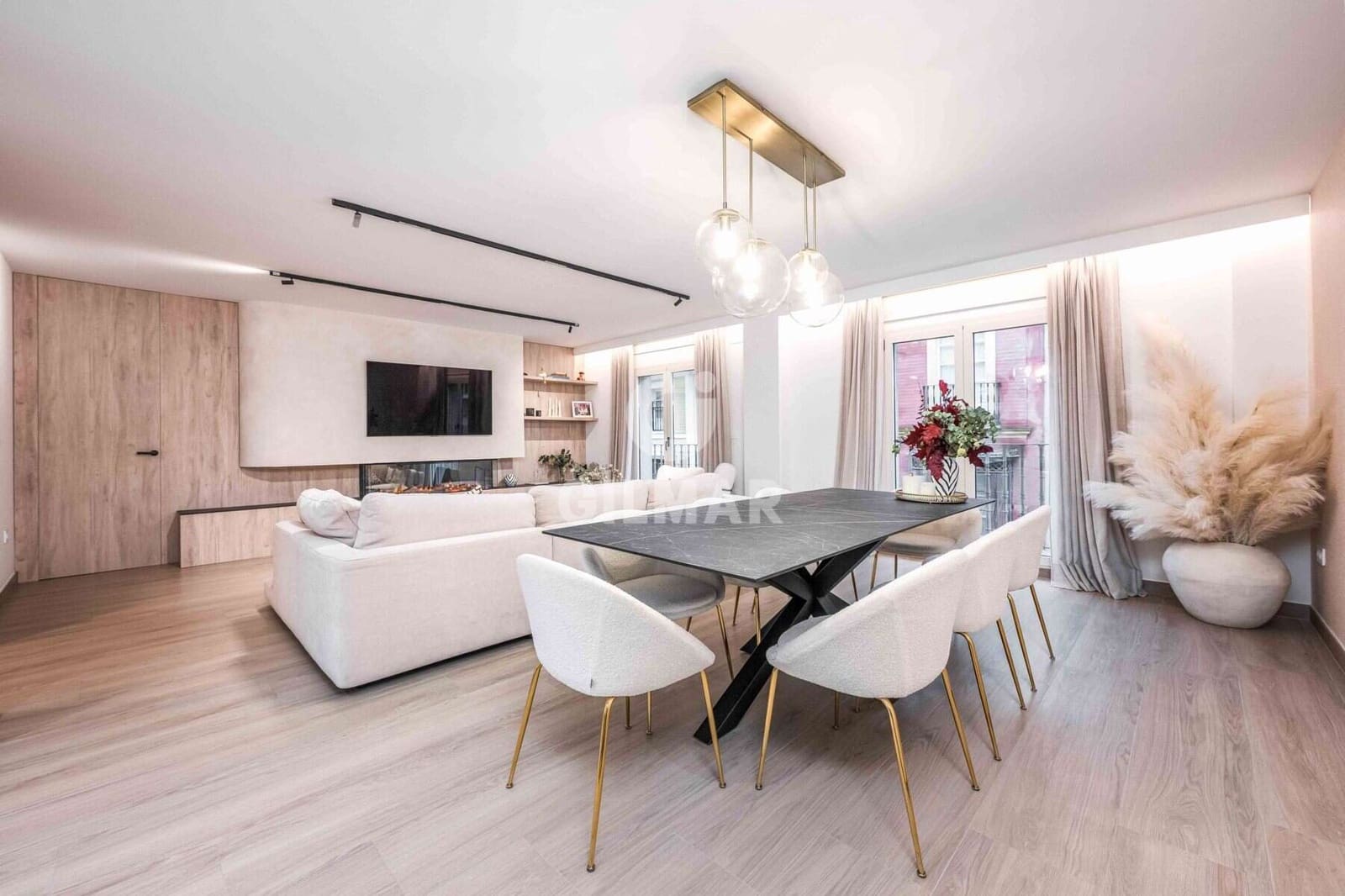 Piso de 4 habitaciones en Sevilla ciudad en venta con garaje - 1.195.000 € (Ref: 9606405)