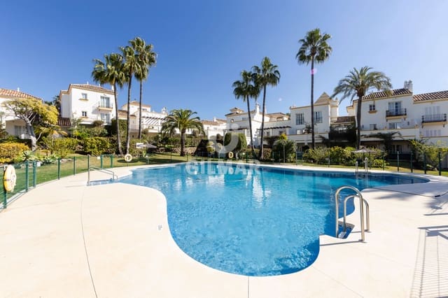 4 camera da letto Villetta a Schiera in vendita in Sotoserena, Estepona con piscina - 500.000 € (Rif: 9606752)