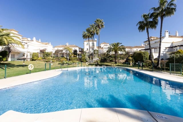 4 camera da letto Villetta a Schiera in vendita in Sotoserena, Estepona con piscina - 500.000 € (Rif: 9606752)