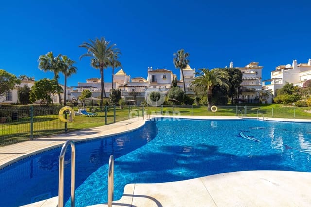 Adosado de 4 habitaciones en Sotoserena, Estepona en venta con piscina - 515.000 € (Ref: 9606752)