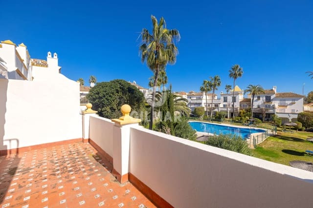 Adosado de 4 habitaciones en Sotoserena, Estepona en venta con piscina - 515.000 € (Ref: 9606752)