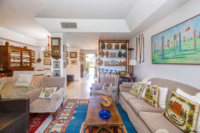 Adosado de 4 habitaciones en Sotoserena, Estepona en venta con piscina - 515.000 € (Ref: 9606752)