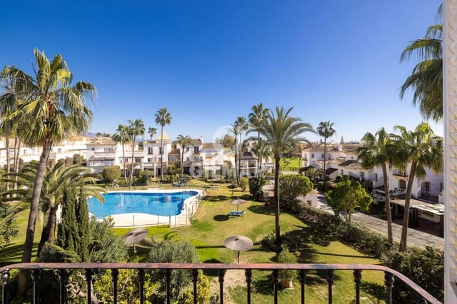 Adosado de 4 habitaciones en Sotoserena, Estepona en venta con piscina - 515.000 € (Ref: 9606752)