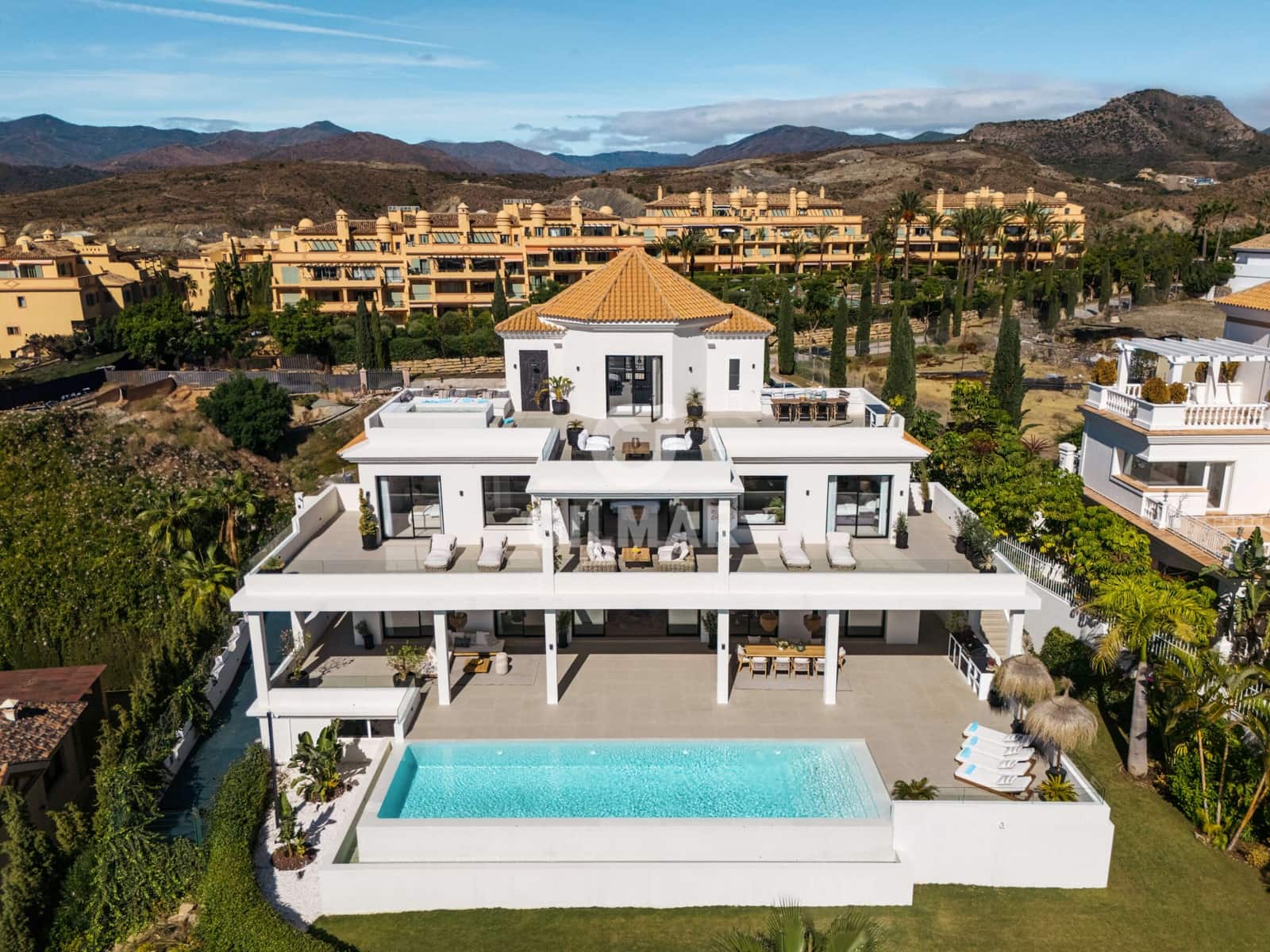 6 soveværelse Villa til salg i Benahavis med swimmingpool garage - € 7.995.000 (Ref: 9614233)
