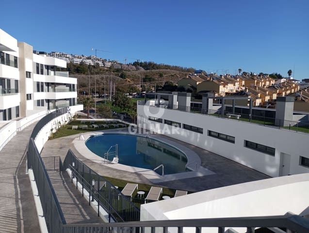 Piso de 2 habitaciones en Zona Calvario, Estepona en venta con piscina garaje - 470.000 € (Ref: 9617124)