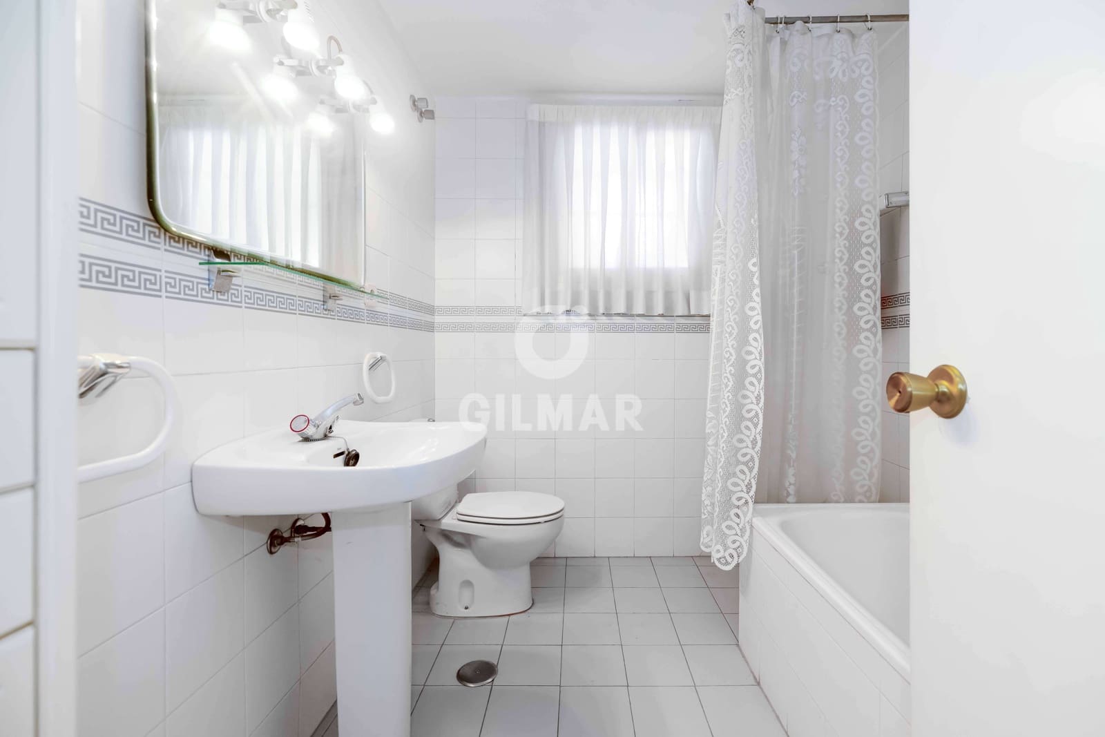 4 soverom Leilighet til salgs i Marbella med svømmebasseng garasje - € 549 000 (Ref: 9627084)