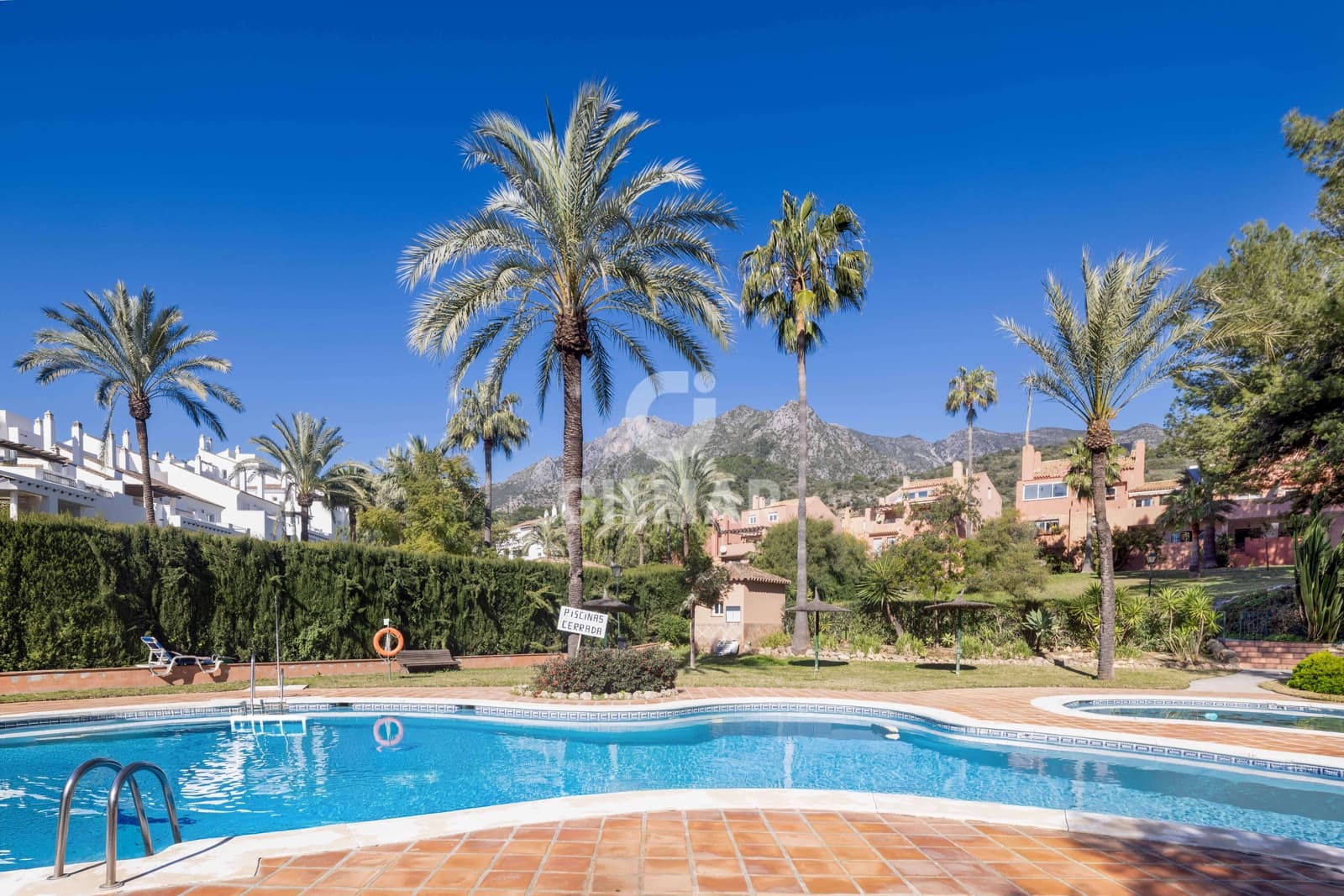 4 soverom Leilighet til salgs i Marbella med svømmebasseng garasje - € 549 000 (Ref: 9627084)
