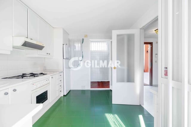 4 sypialnia Mieszkanie na sprzedaż w Valdeolletas - Las Cancelas - Xarblanca, Marbella z basenem garażem - 495 000 € (Ref: 9627084)