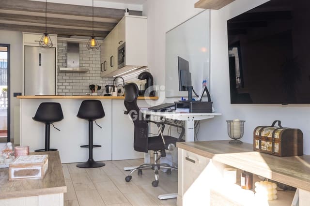 1 sovrum Semi-fristående Villa till salu i Elviria, Marbella med garage - 319 000 € (Ref: 9627085)