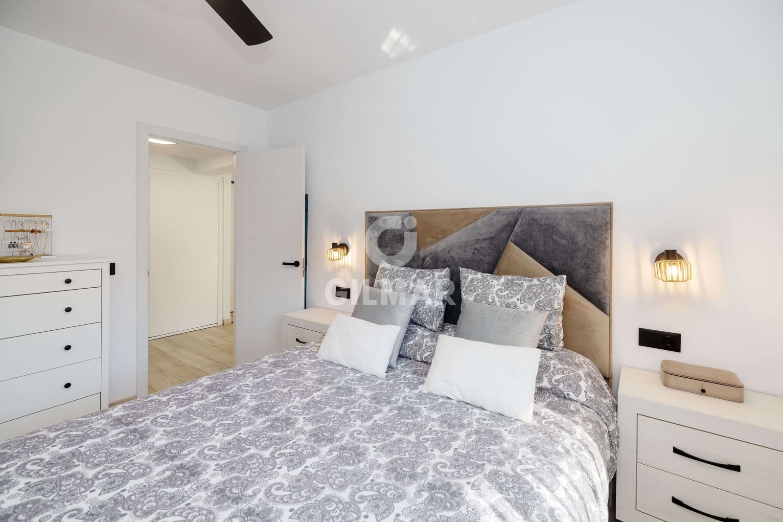 1 sovrum Semi-fristående Villa till salu i Elviria med garage - 319 000 € (Ref: 9627085)