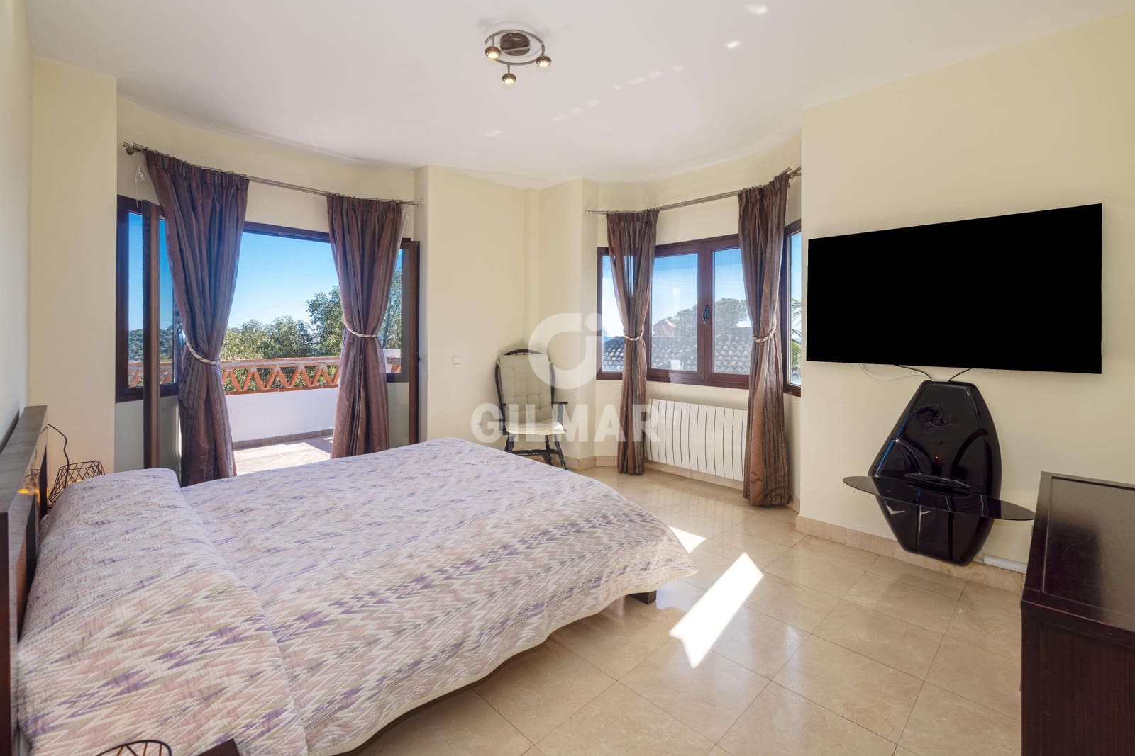 Chalet de 6 habitaciones en Marbella en venta con piscina garaje - 1.975.000 € (Ref: 9627087)